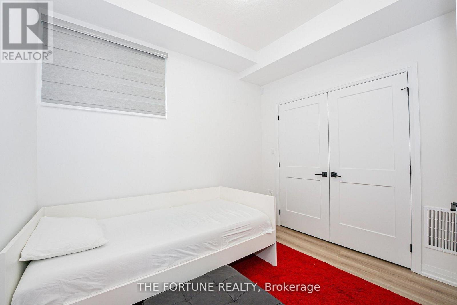 #70 55 TOM BROWN DRIVE - 29