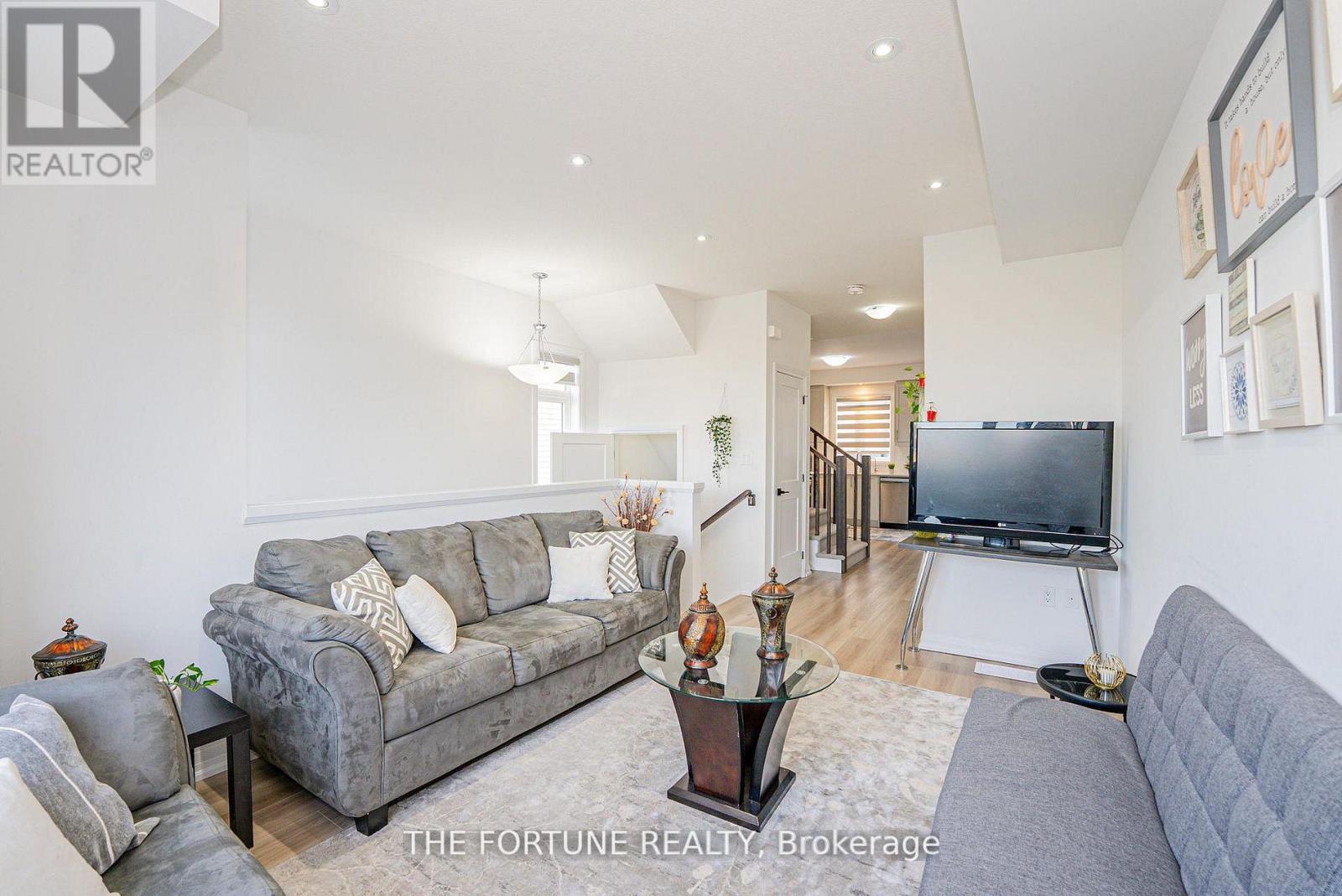 #70 55 TOM BROWN DRIVE - 8