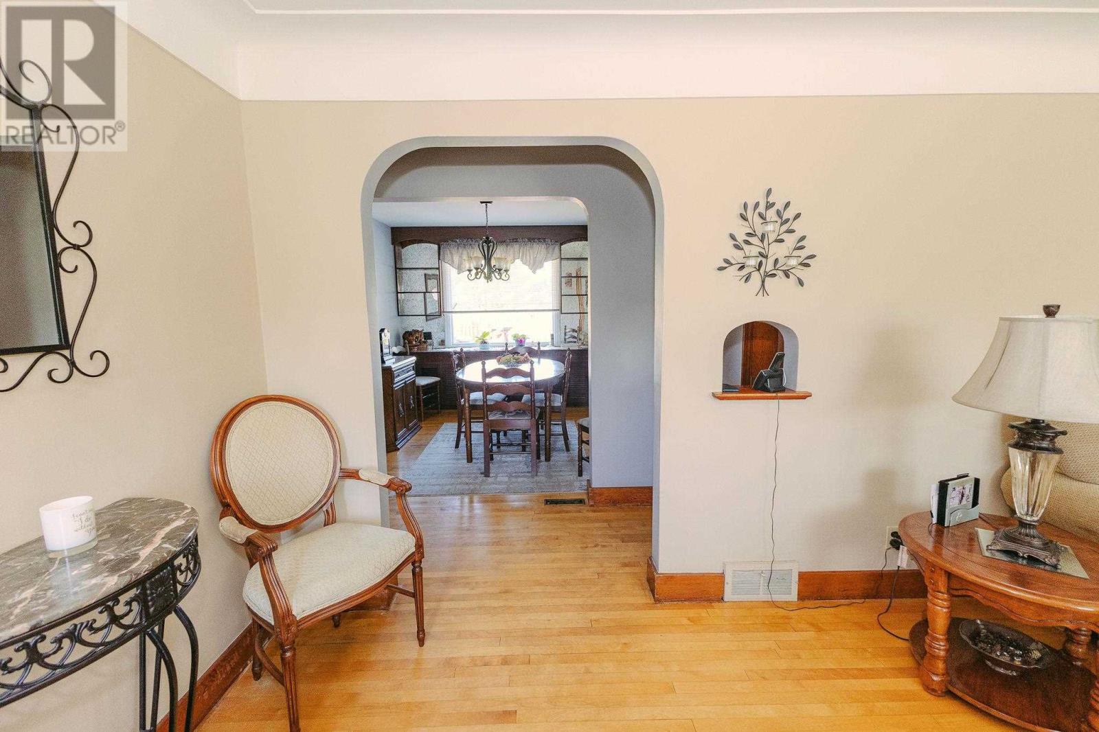 348 Pine ST - 16