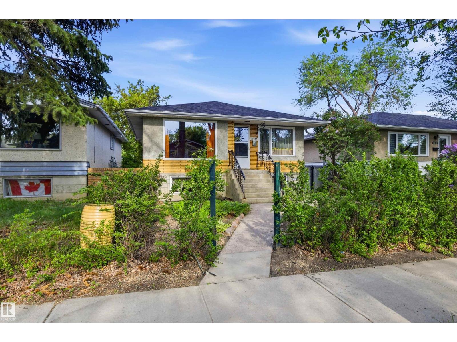 10138 74 ST NW - 1