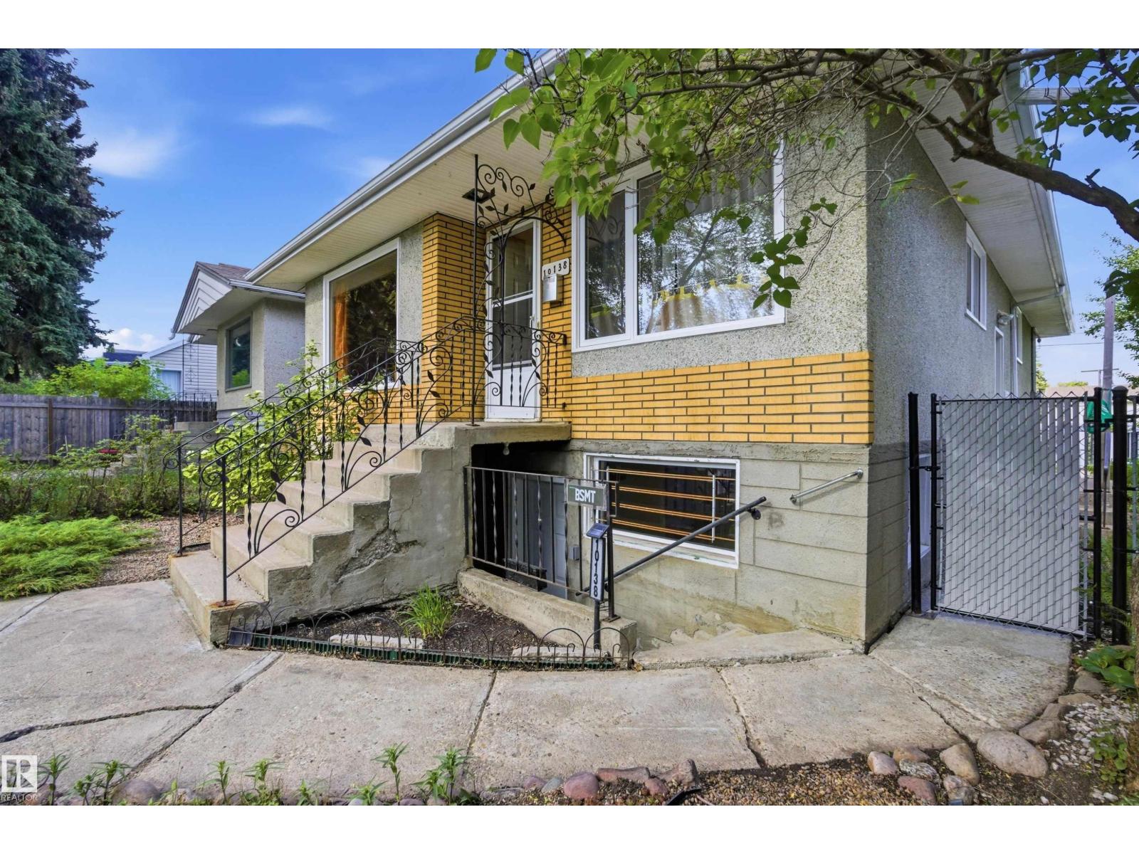 10138 74 ST NW - 3