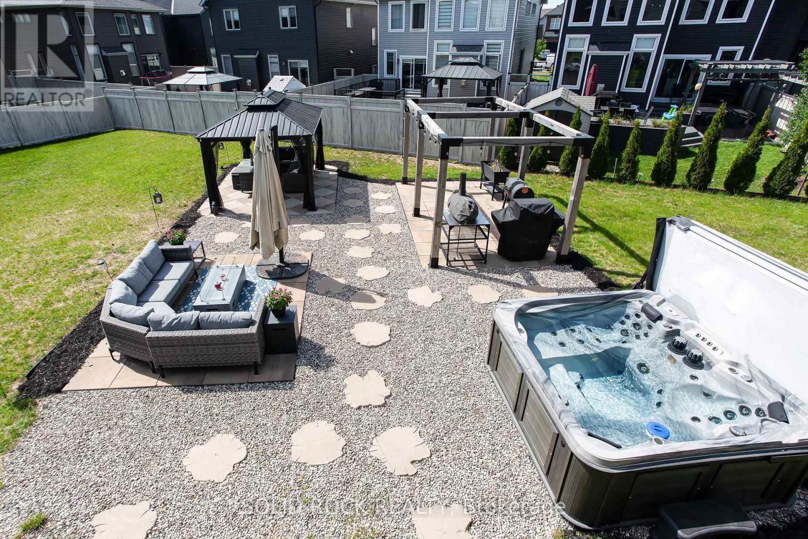 335 GRACKLE STREET - 38