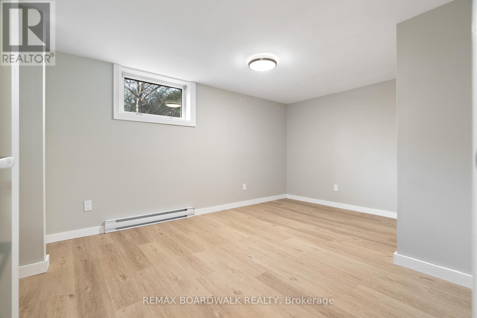 2 Bed, 1 Bath House for Rent in Ottawa – B – 948 PARKHURST BOULEVARD, Ottawa – MLS# X13249006 - Image 7