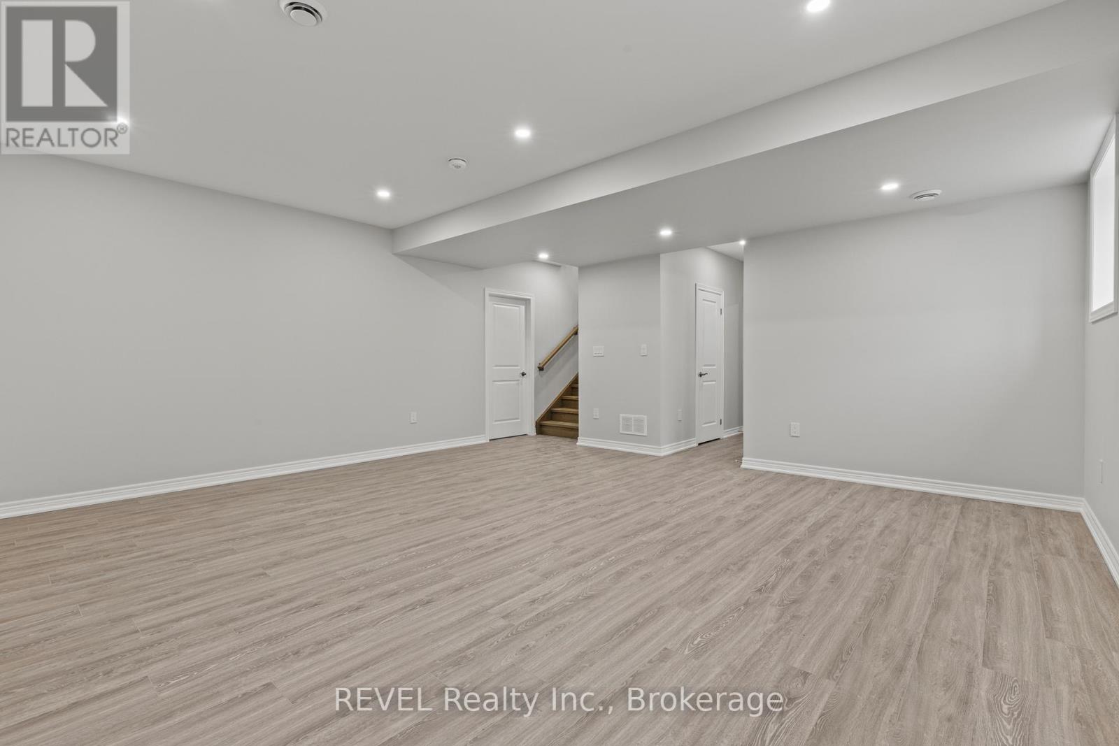 735 DOMINION ROAD - 17