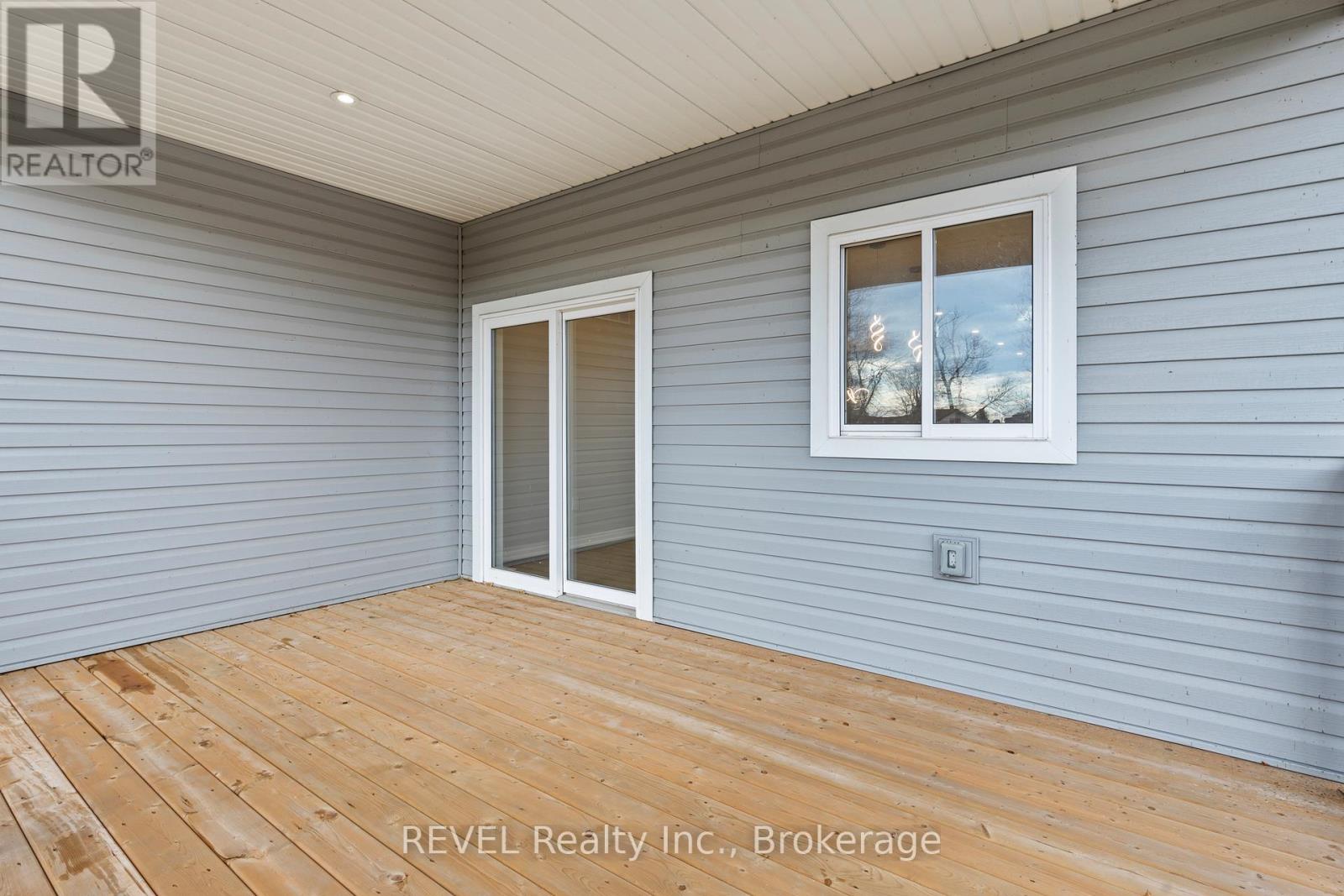735 DOMINION ROAD - 24