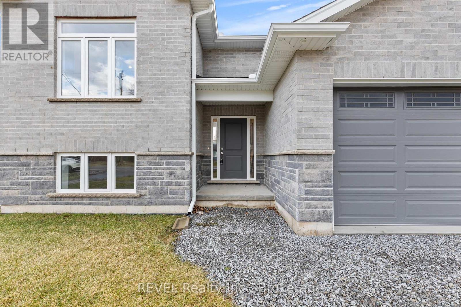 735 DOMINION ROAD - Image 3
