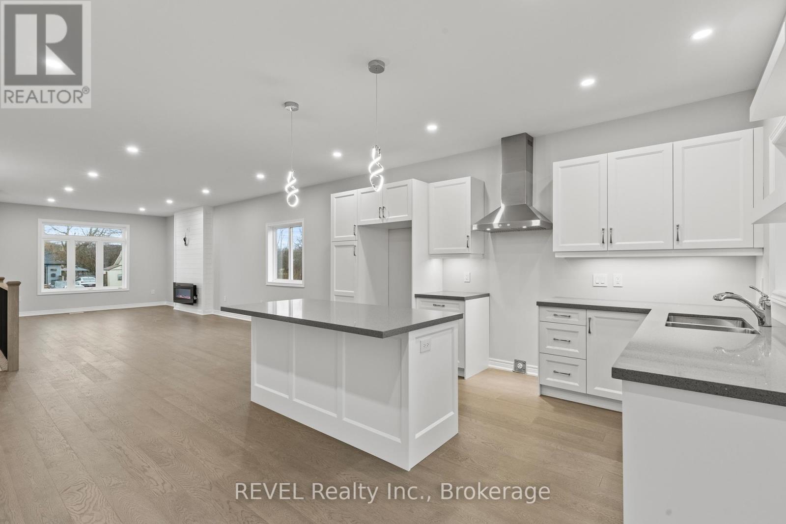 735 DOMINION ROAD - 8