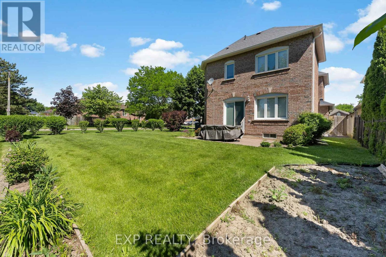 3 MADISON COURT E - 39