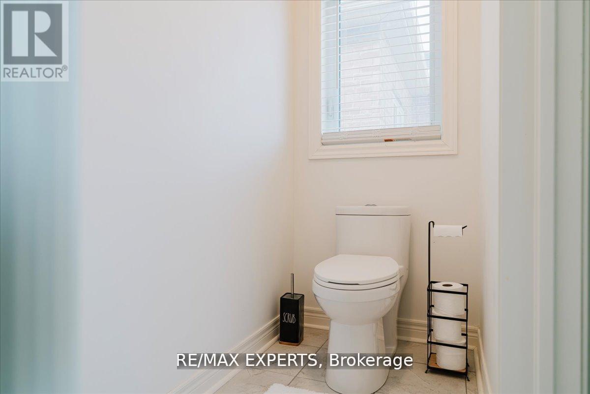 43 LEWIS AVENUE - 34