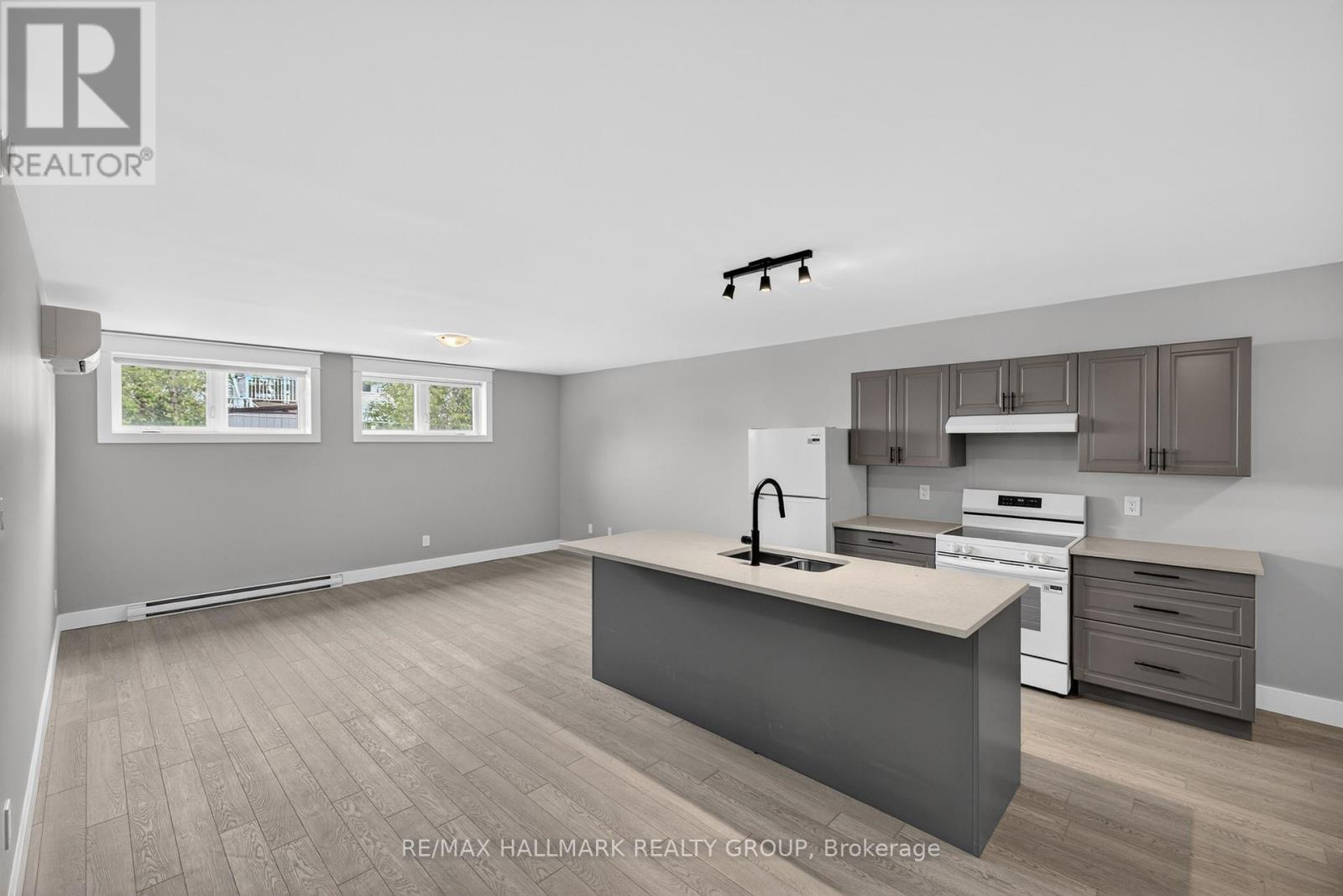 Studio for Rent in Ottawa – 100 WELLAND STREET, Ottawa – By Peter Sagos - Image 34