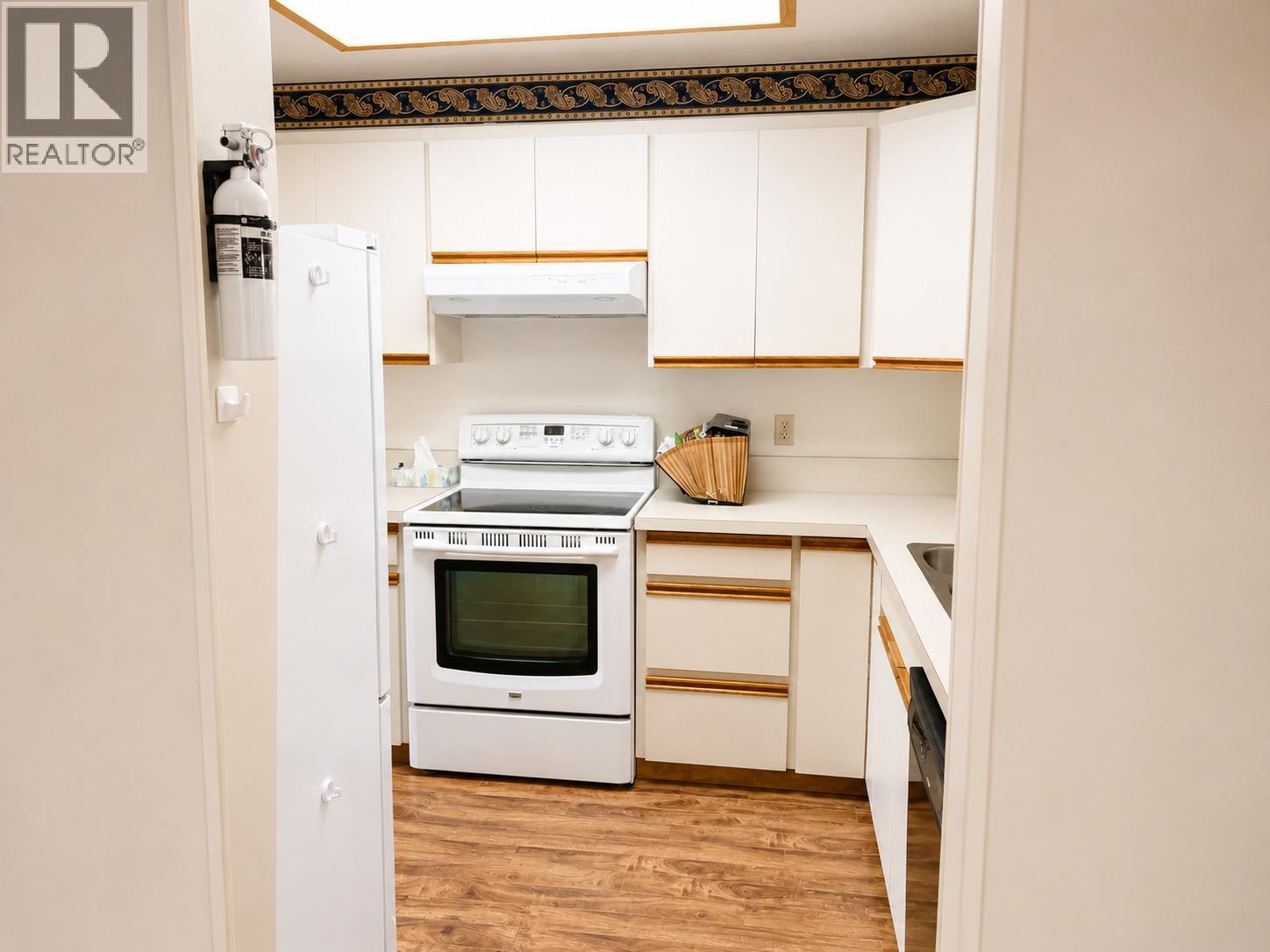 #2 815 11th Avenue - 4