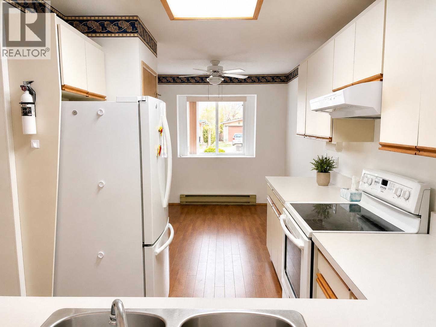 #2 815 11th Avenue - 17