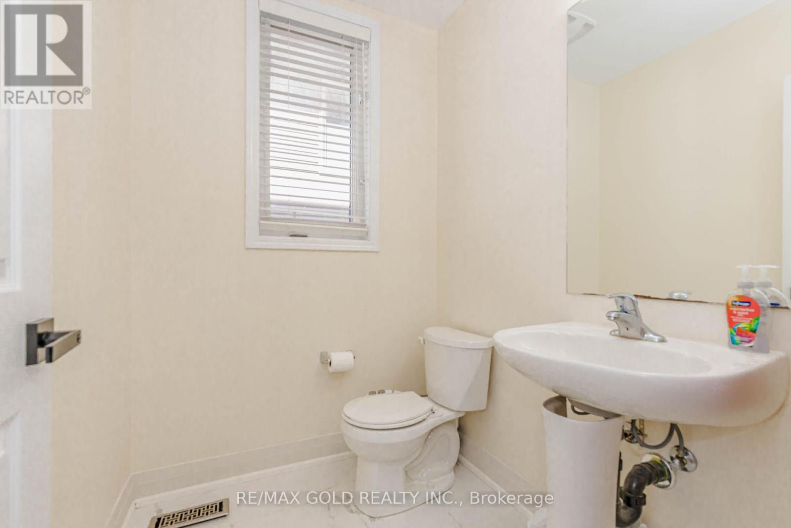 9 BURGESS CRESCENT - 22