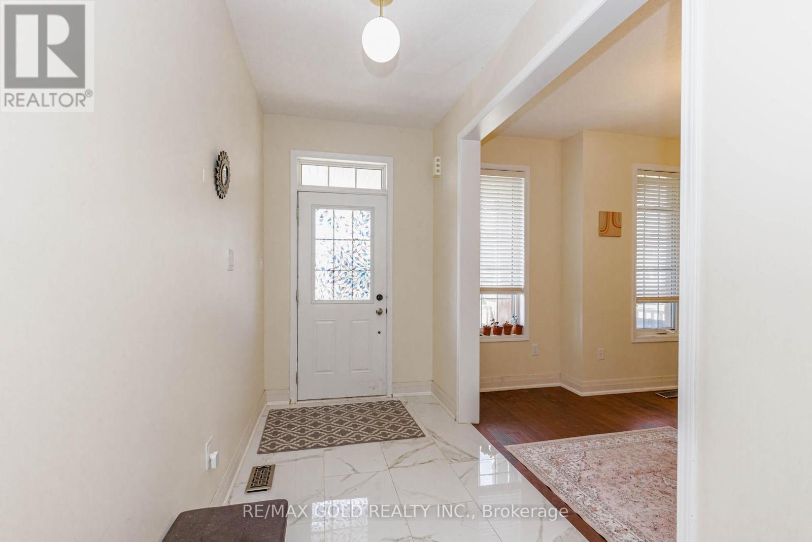 9 BURGESS CRESCENT - 4