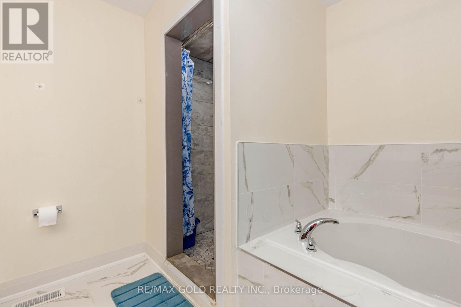 9 BURGESS CRESCENT - 33