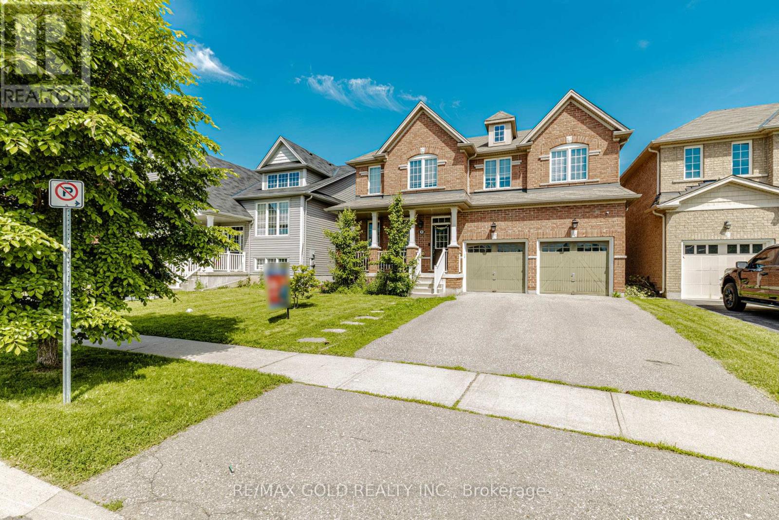 9 BURGESS CRESCENT - 2