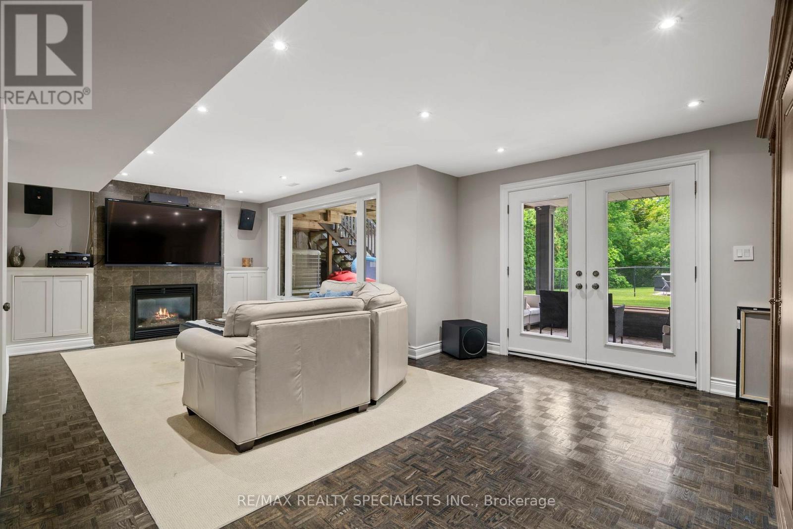 42 HEATHVIEW AVENUE - 34
