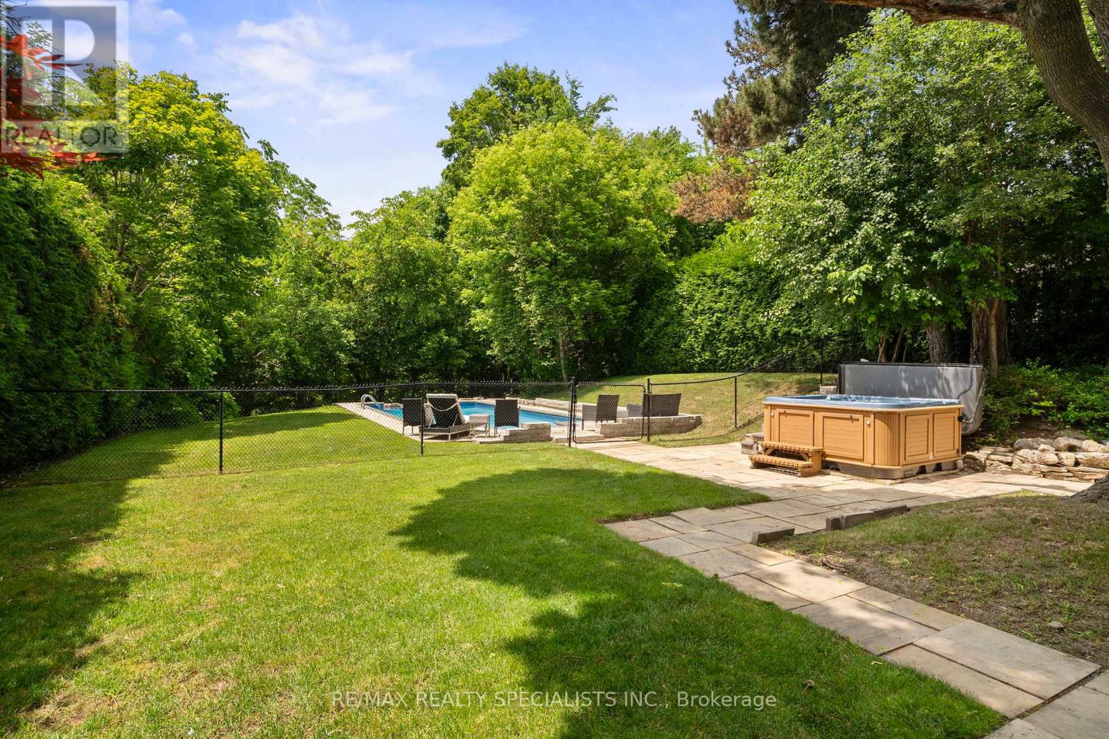 42 HEATHVIEW AVENUE - 39