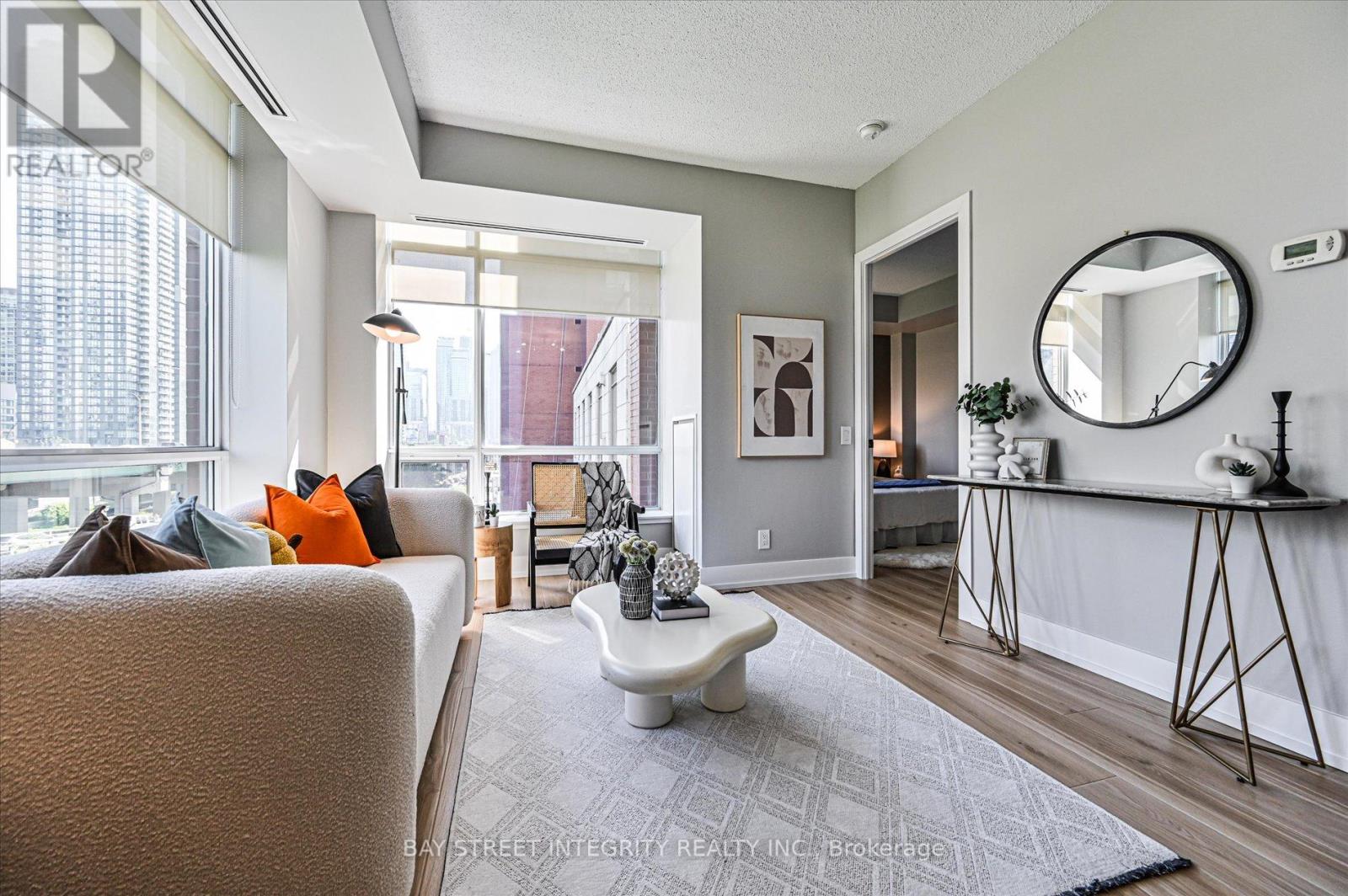 #512W 500 QUEENS QUAY W - 10