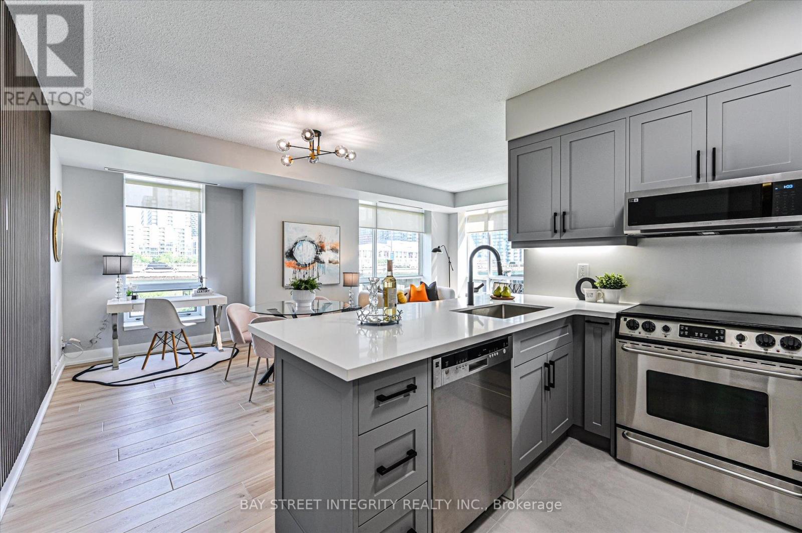 #512W 500 QUEENS QUAY W - 14