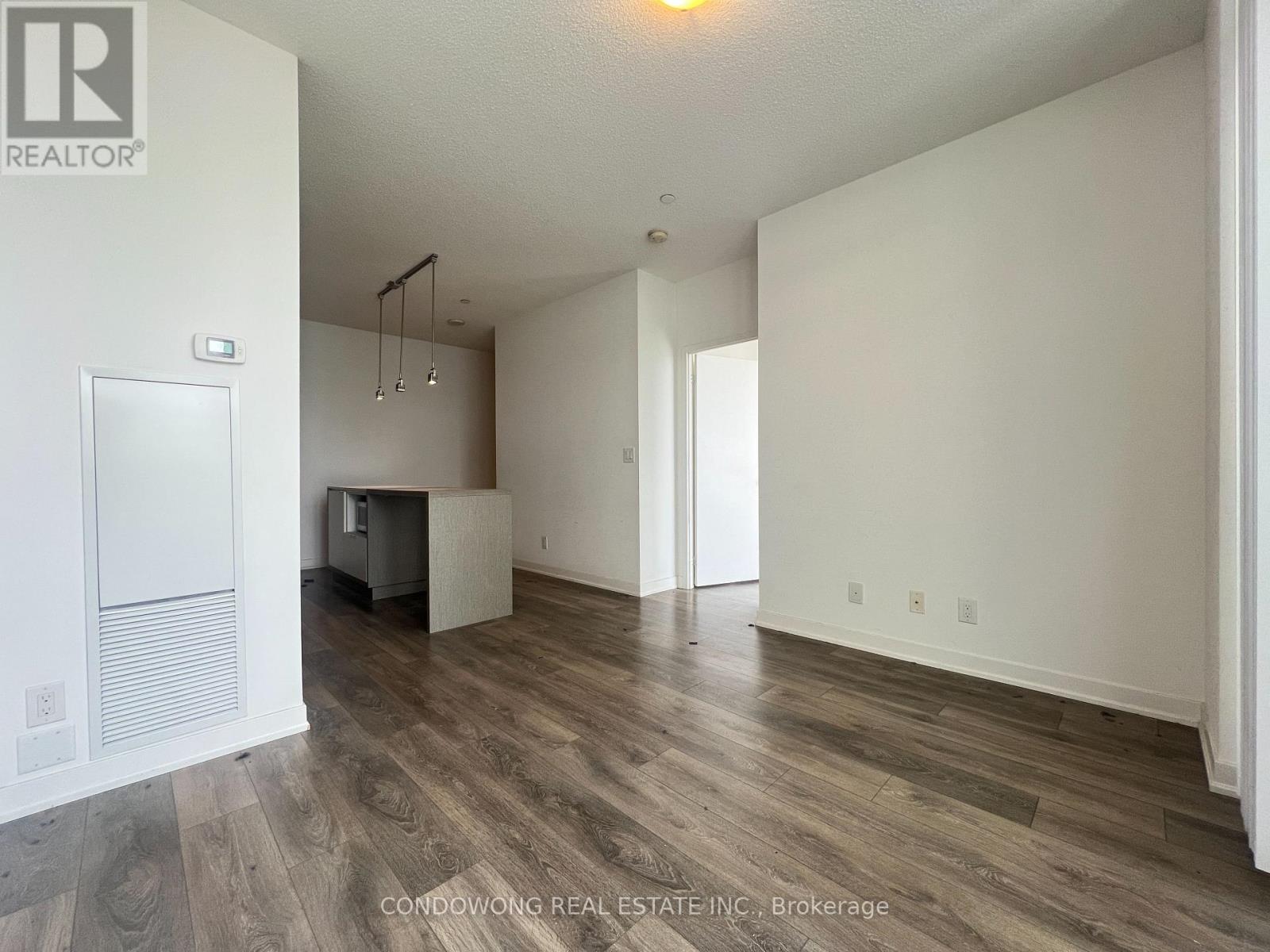 #4905 100 HARBOUR STREET - 7