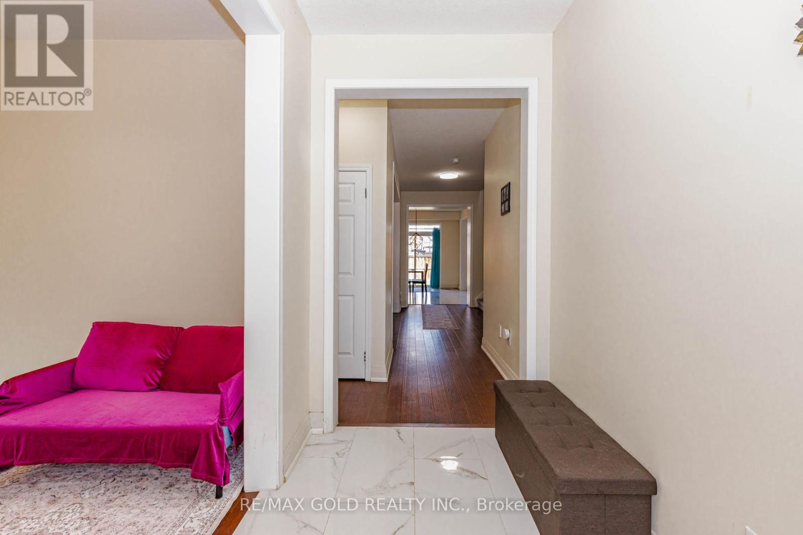 9 BURGESS CRESCENT - 6