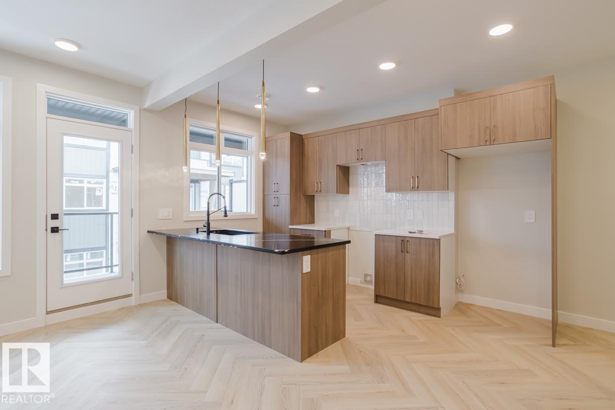 #11 16231 19 AV SW - 2