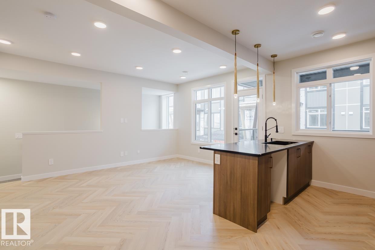 #11 16231 19 AV SW - 5