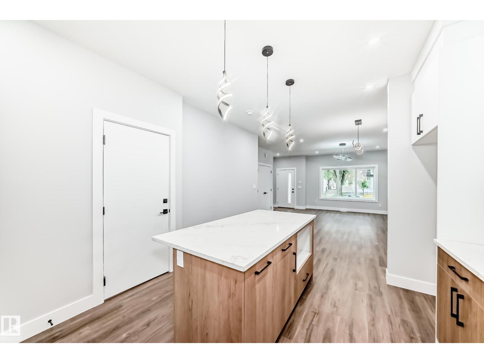 11170 73 AV NW NW - 10