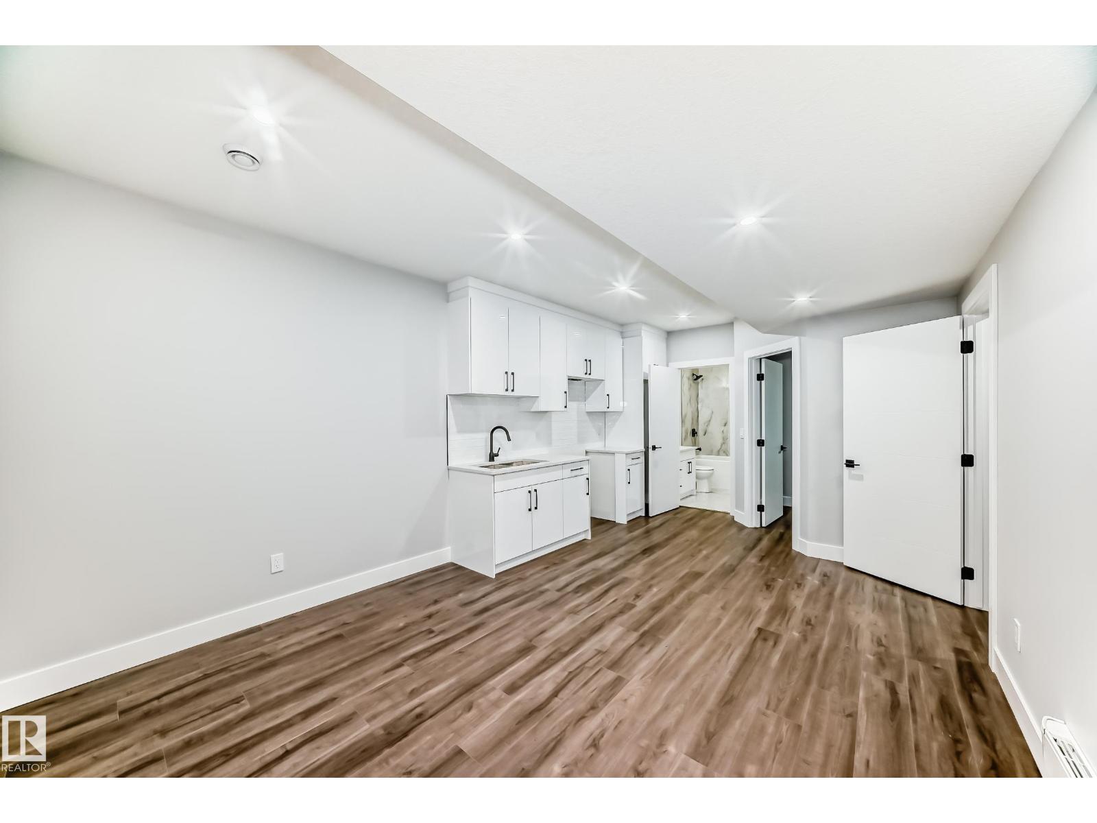 11170 73 AV NW NW - 39