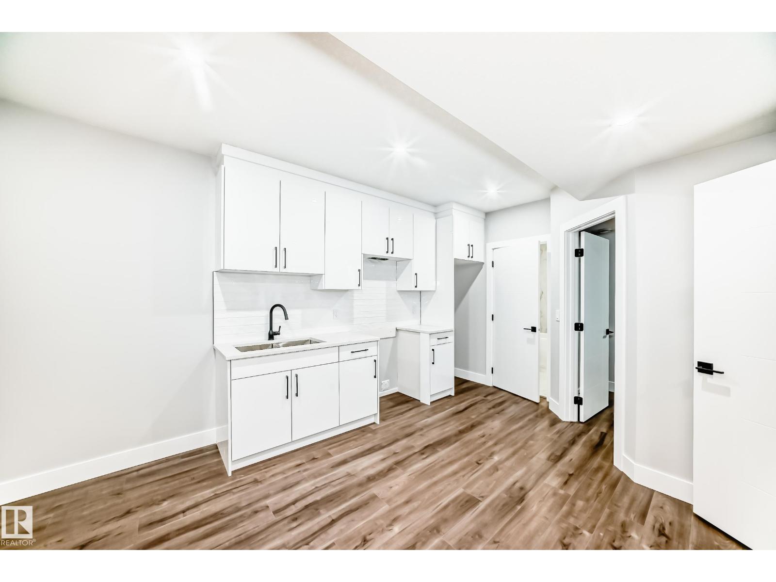 11170 73 AV NW NW - 42