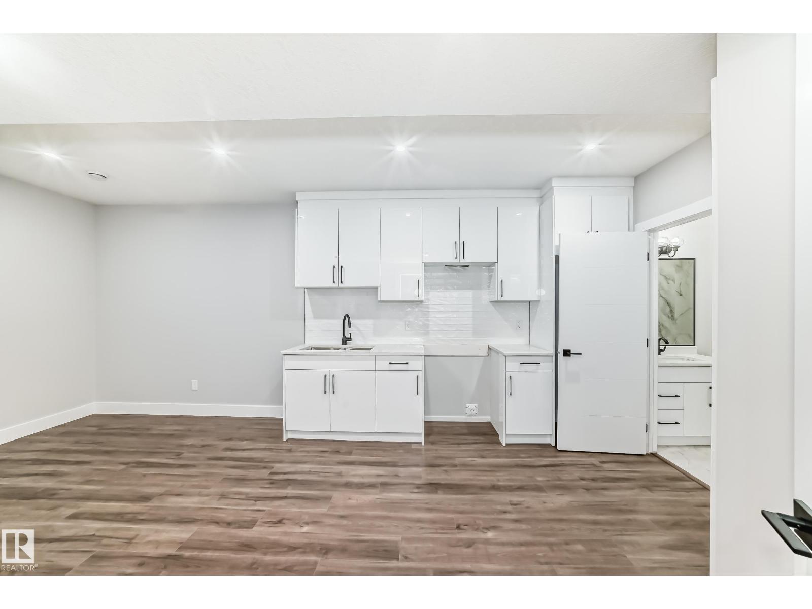 11170 73 AV NW NW - 43