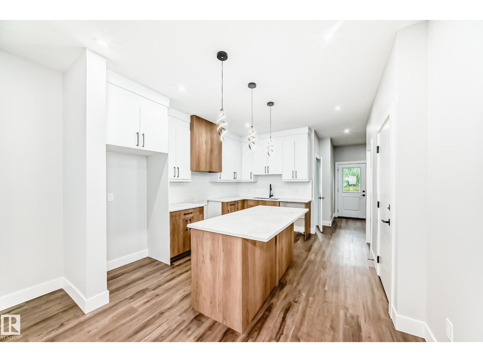 11170 73 AV NW NW - 7
