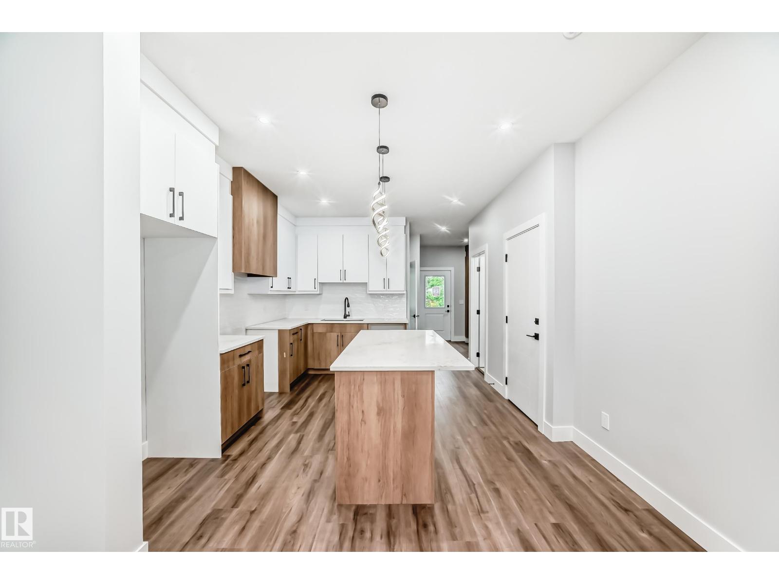 11170 73 AV NW NW - 8