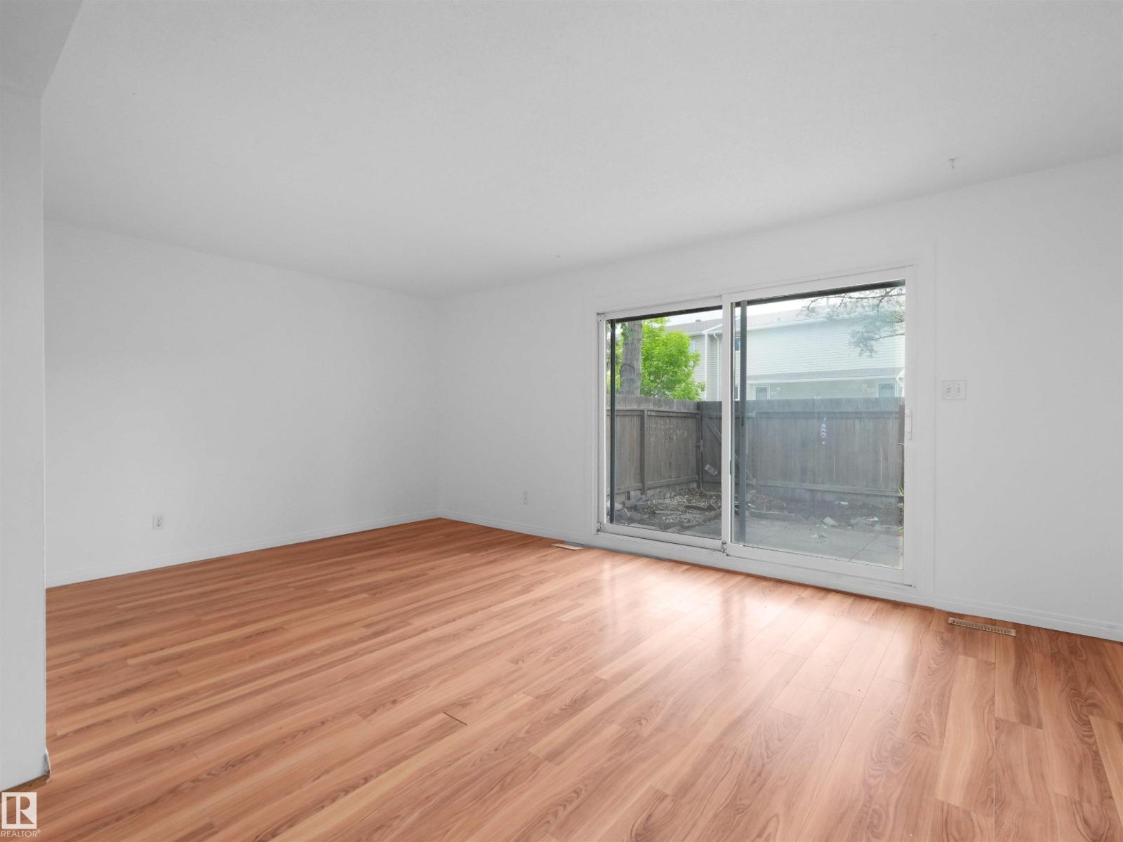 6346 180 ST NW - 14