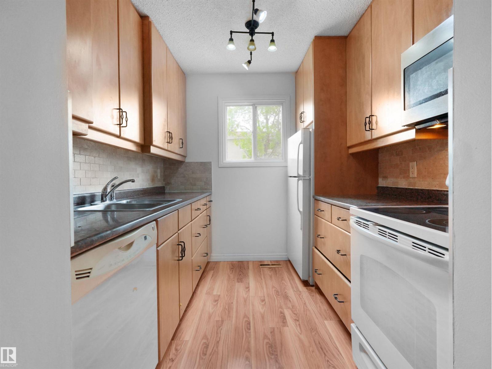 6346 180 ST NW - 16