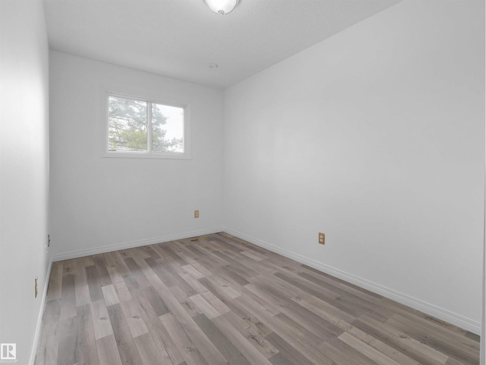 6346 180 ST NW - 24