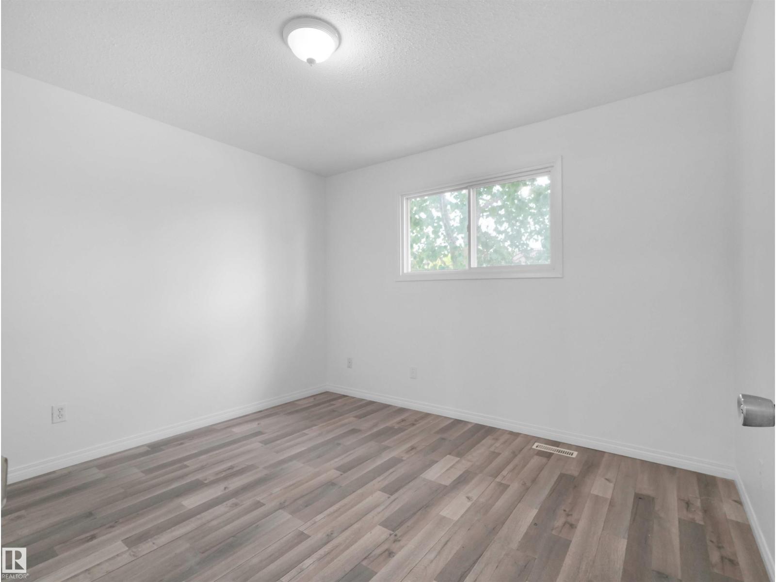 6346 180 ST NW - 28