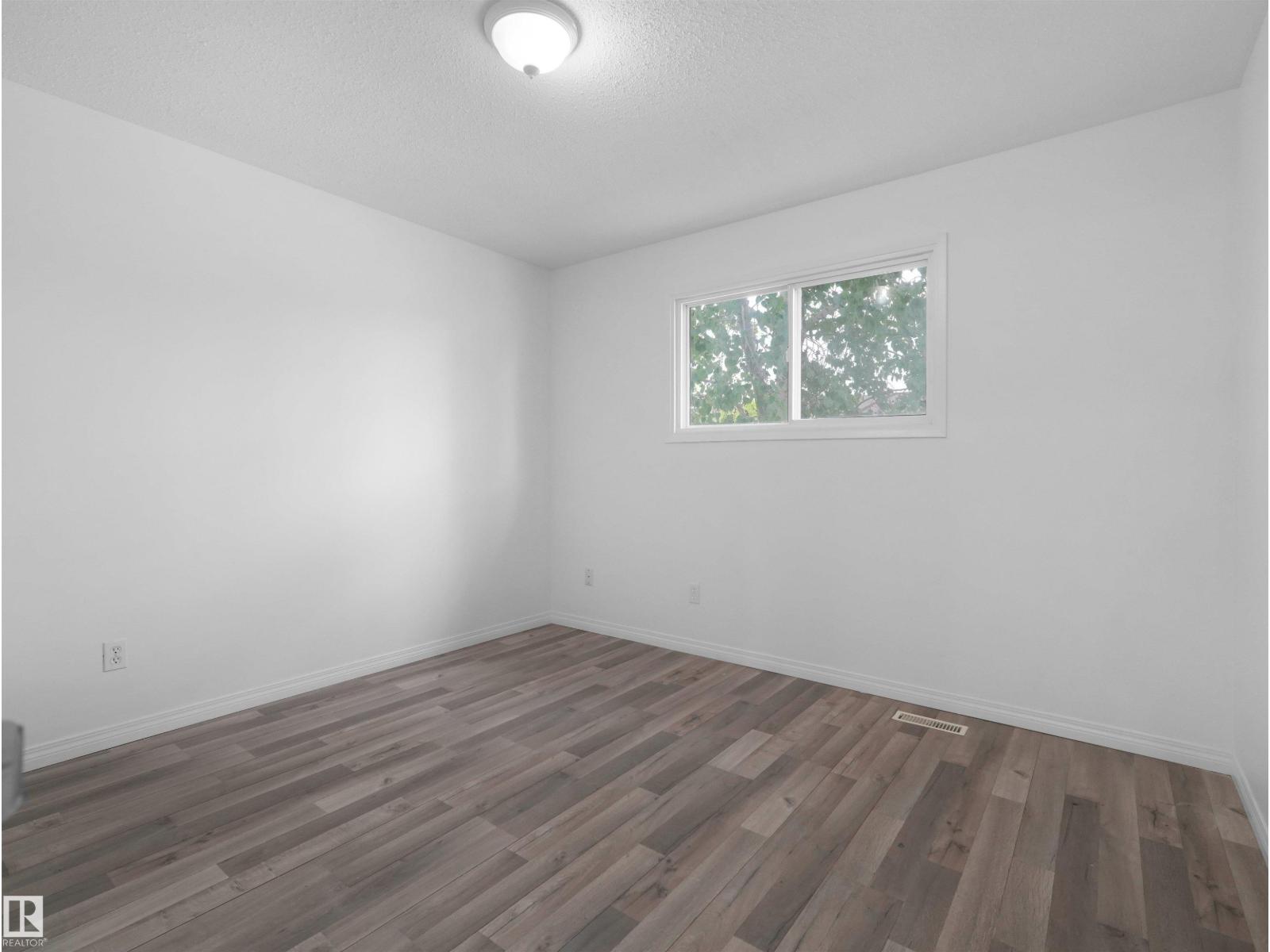 6346 180 ST NW - 33