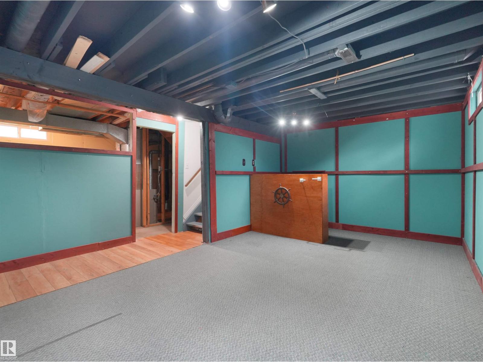 6346 180 ST NW - 37
