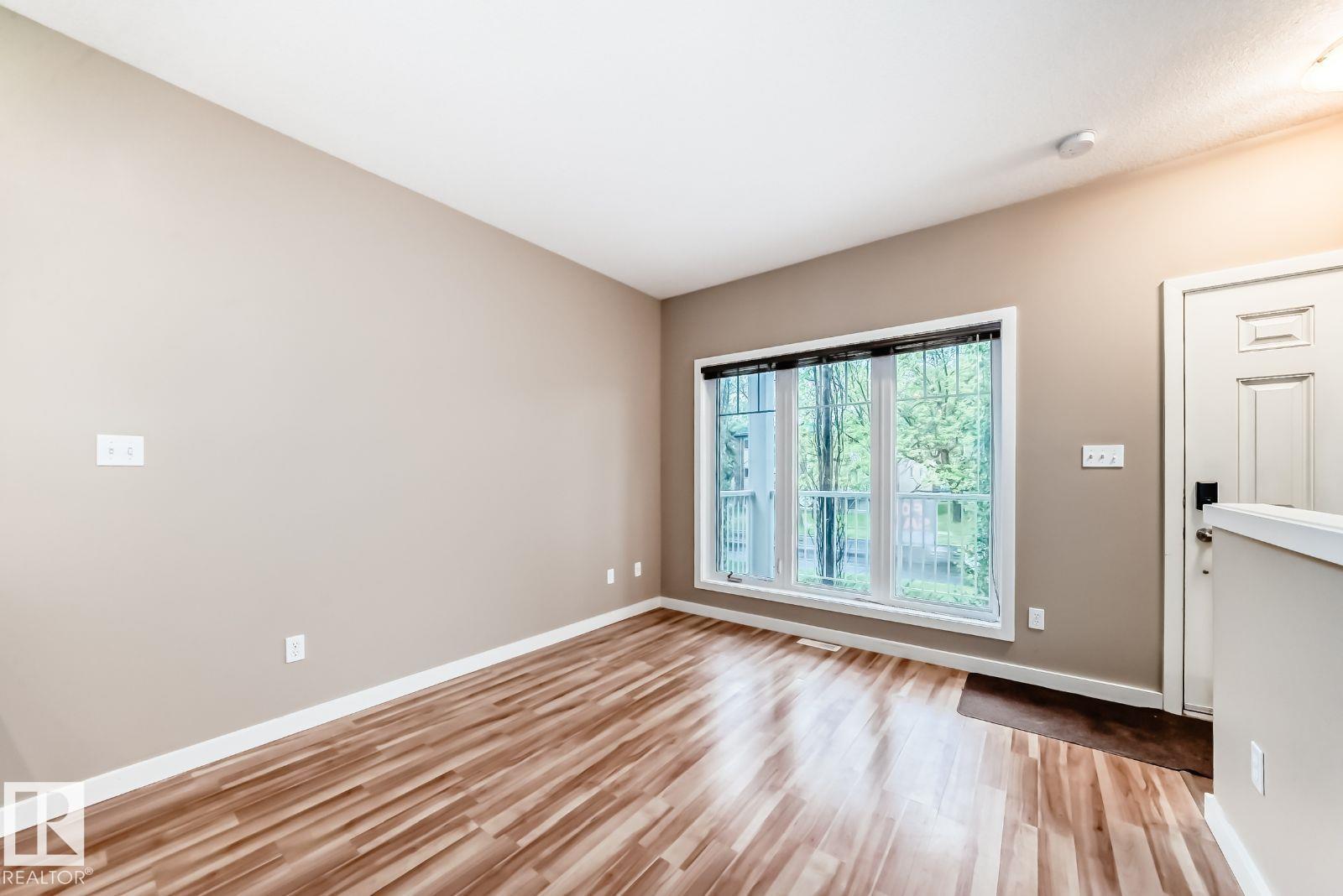 #4 11917 103 ST NW - 12