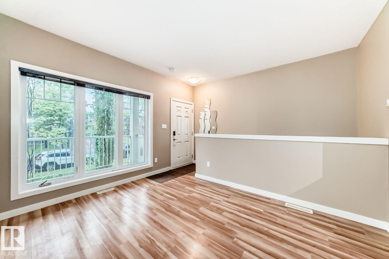 #4 11917 103 ST NW - 14