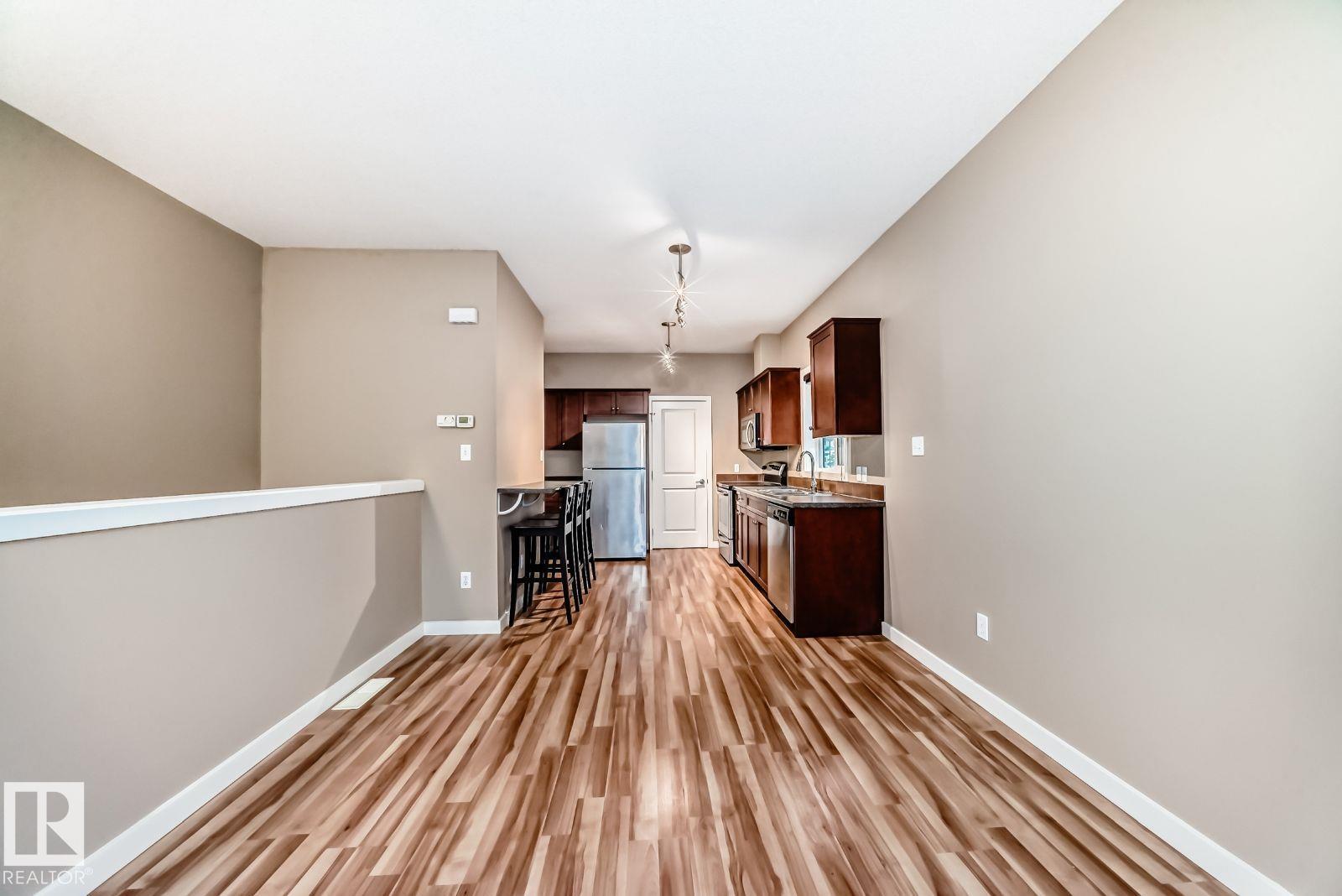 #4 11917 103 ST NW - 16