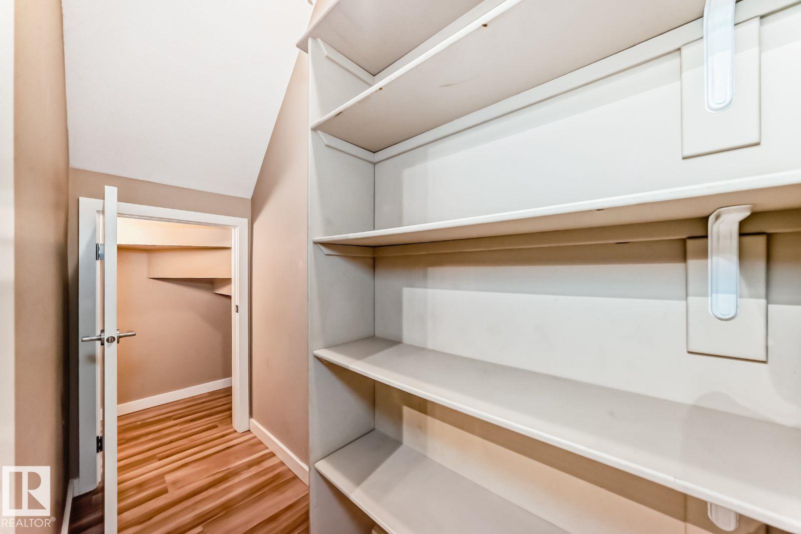 #4 11917 103 ST NW - 20