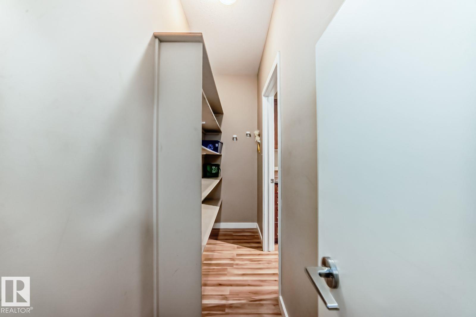 #4 11917 103 ST NW - 21