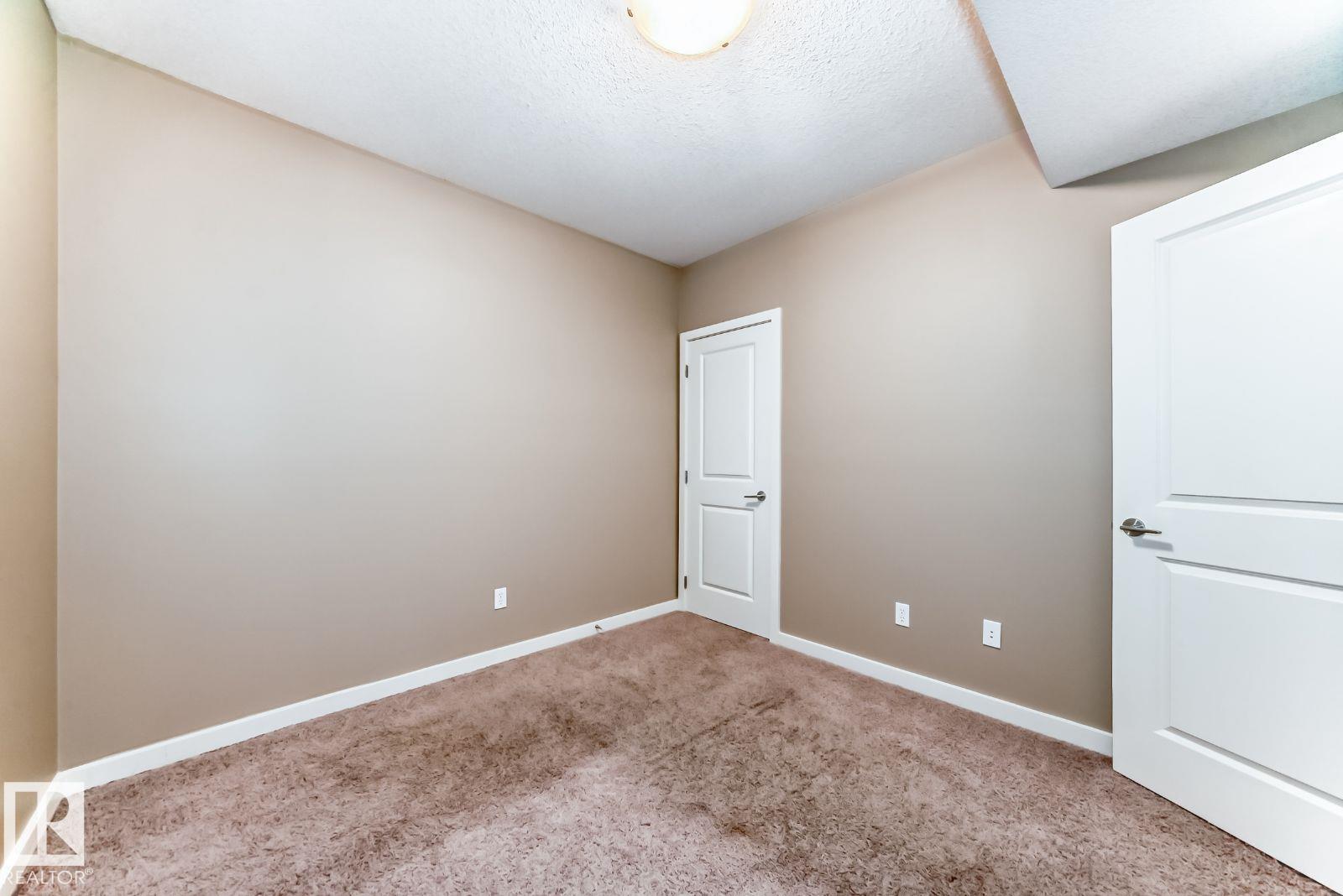 #4 11917 103 ST NW - 24