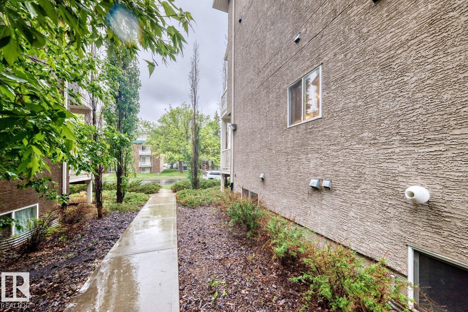 #4 11917 103 ST NW - 36