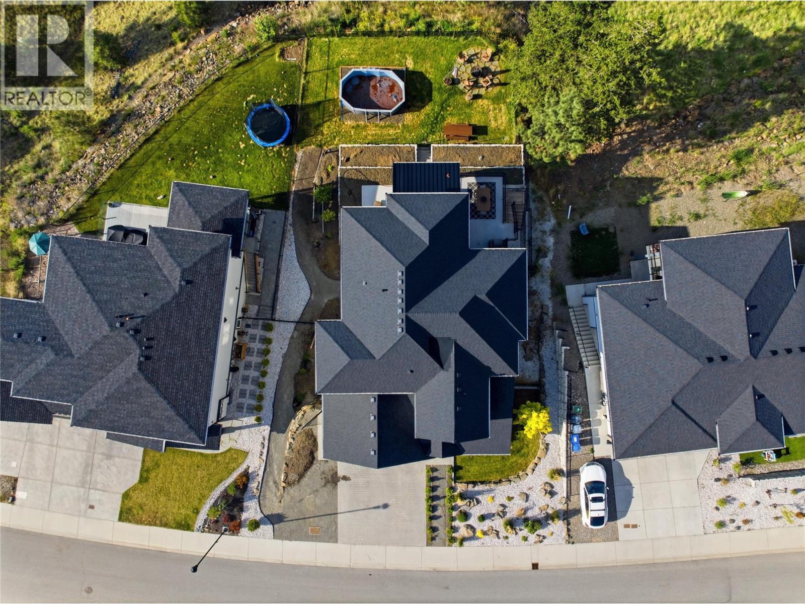 1688 Balsam Place - 77