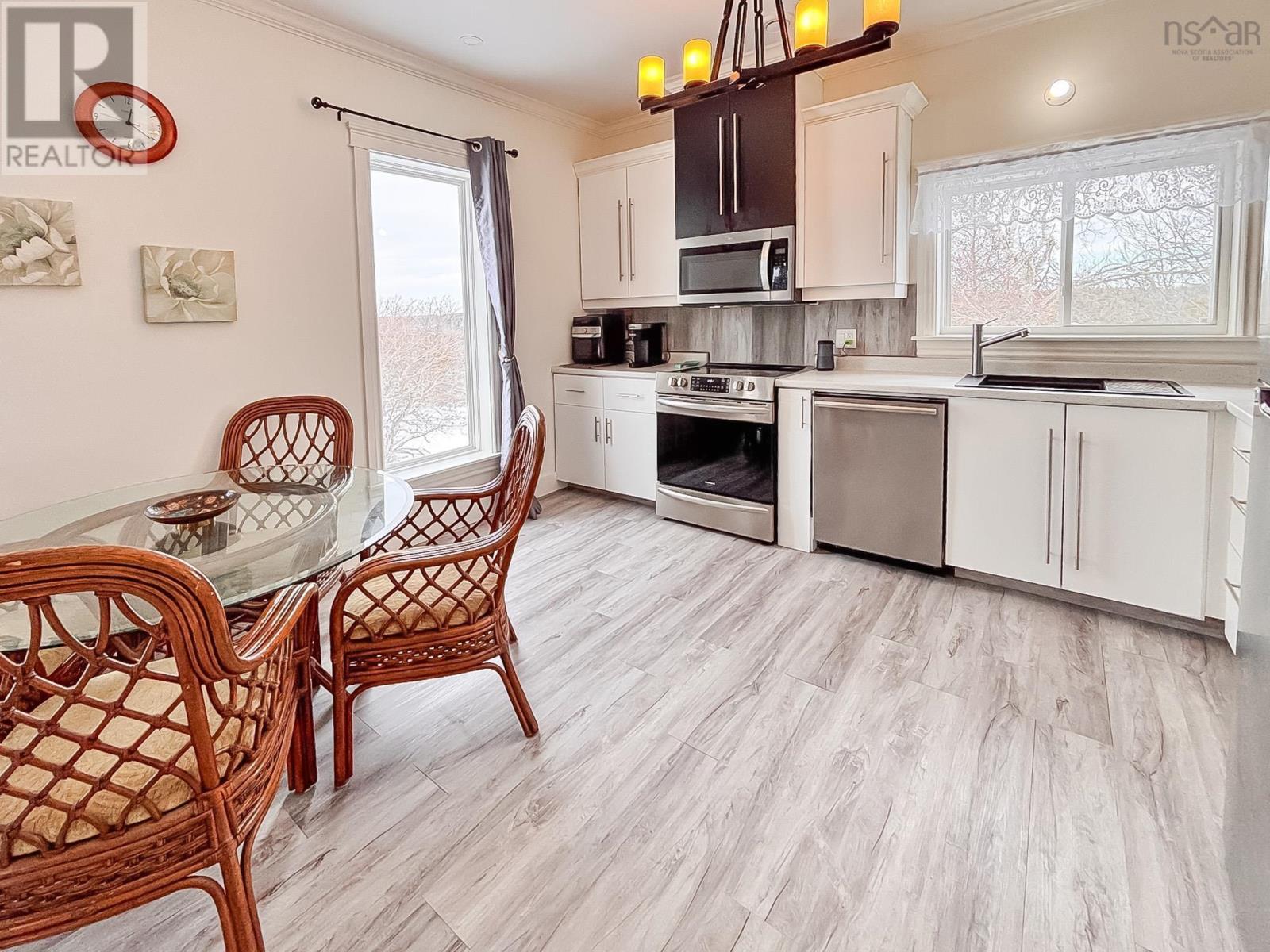 1718 Upper Branch Road - 35