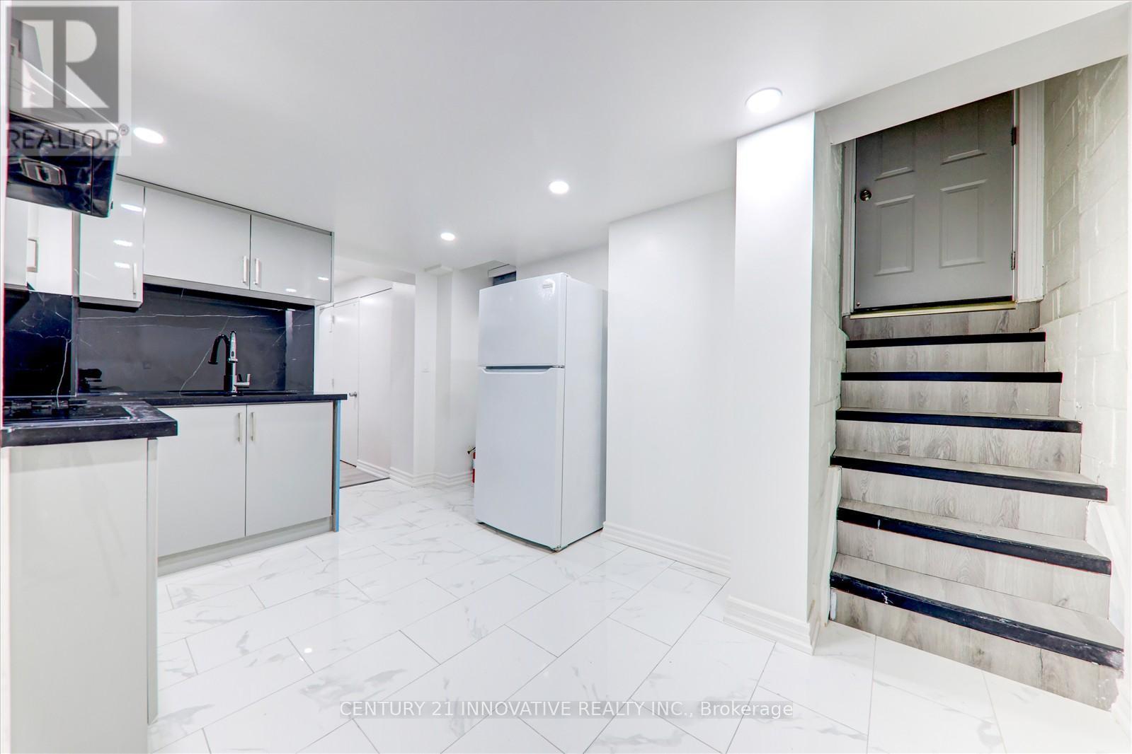 35 COTTON AVENUE - 33